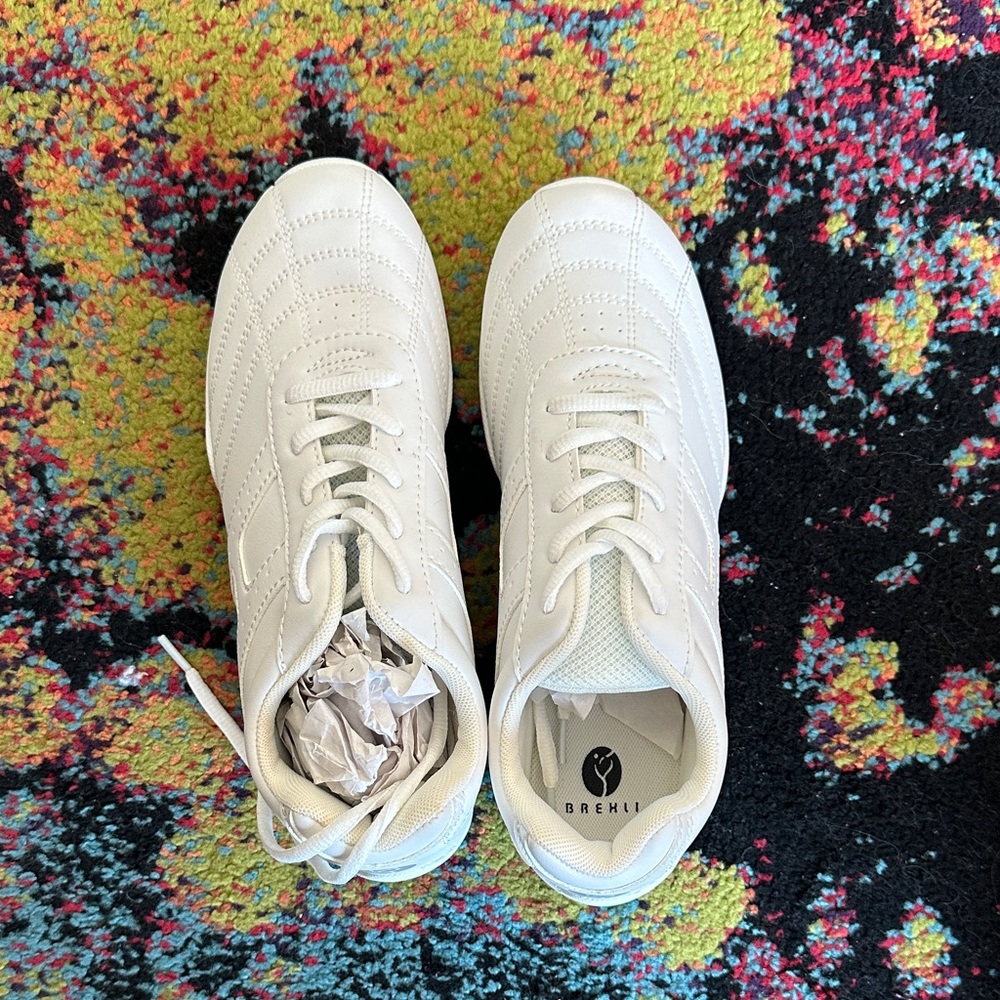 White High-Top Sneakers. Cheer shoes - Picture 3 of 5